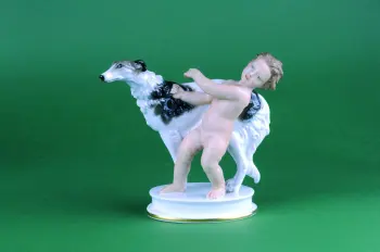 FIGURKA PORCELANOWA