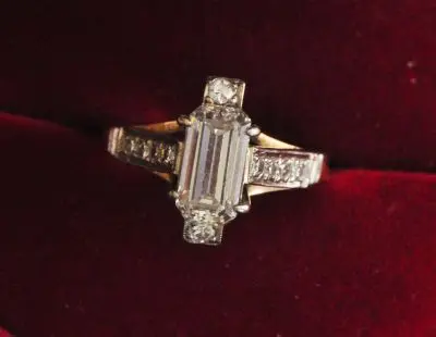 PIERŚCIONEK Z DIAMENTAMI