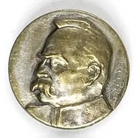 Odznaka z popiersiem Józefa Piłsudskiego