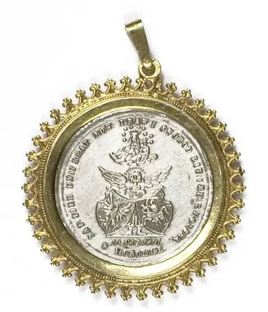 Medalion wykonany z medalu: 450- lecia Unii w Horodle 1861 na A: Postacie królewskie: w otoku: POŁĄ: LITWY I RUSI ZA JAGIEŁŁY I JADWIGI pod kreską 2 PAŹ: 1413 /W HORODLE