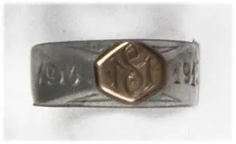 Pierścień patriotyczny z monogramem 
