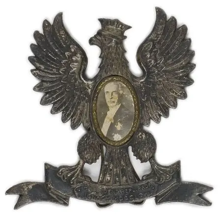 Ryngraf patriotyczny w formie orła z portretem Ignacego Mościckiego na piersi