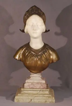 POPIERSIE DZIEWCZYNY W CZEPKU