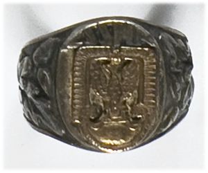  Sygnet patriotyczny z orłem złoconym