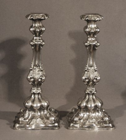 PARA ŚWIECZNIKÓW NEOBAROKOWYCH