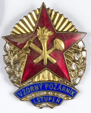 Zestaw odznak strażackich