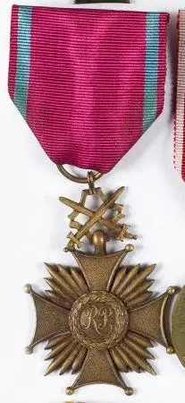 Brązowy Krzyż Zasługi z mieczami (miecze krótkie)