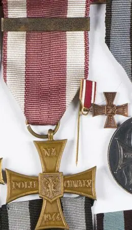 Krzyż Walecznych z miniaturką