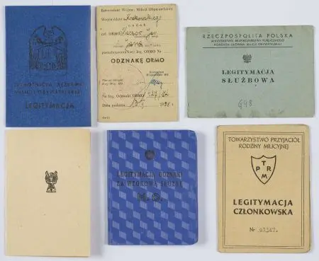 Zestaw 6 legitymacji od roku 1945 do pierwszych lat PRL