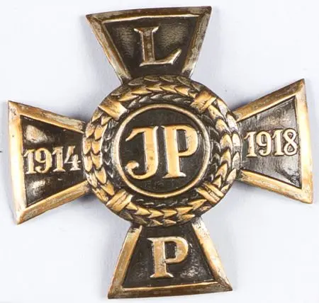 Krzyż legionowy z dwiema różnymi miniaturkami