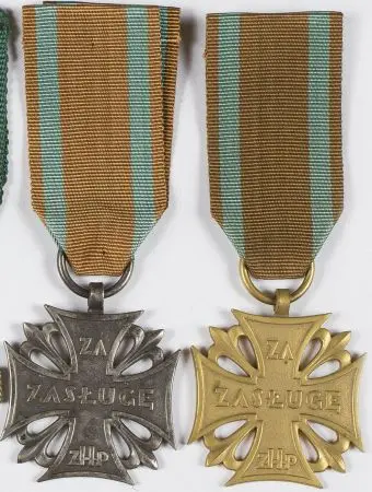 Zestaw 2 Krzyży za Zasługę ZHP