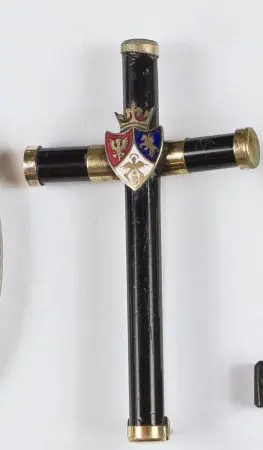 Krzyżyk patriotyczny z okresu Żałoby Narodowej