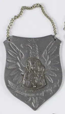 Ryngraf patriotyczny z wizerunkiem Matki Boskiej Częstochowskiej oraz orła