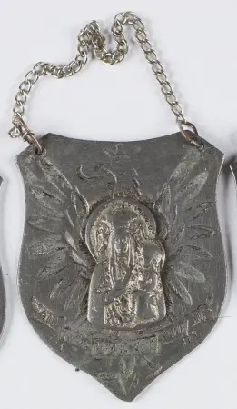 Ryngraf patriotyczny z wizerunkiem Matki Boskiej Częstochowskiej