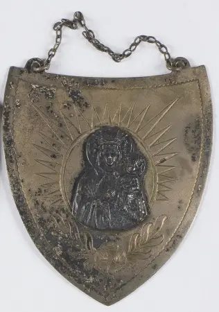 Ryngraf z wizerunkiem M. Boskiej Częstochowskiej