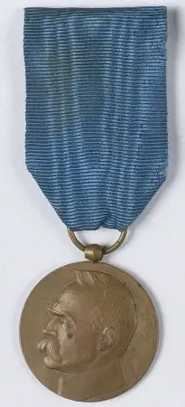Medal Dziesięciolecia Odzyskania Niepodległości - tzw. Oracz
