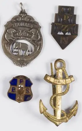 Zestaw czterech odznak