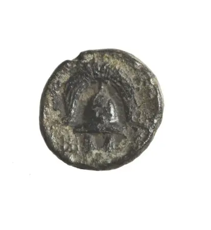 MACEDONIA-ALEKSANDER IV (323-311 p.n.e.) AE 13 - hełm macedoński