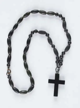 Naszyjnik patriotyczny, żałobny z krzyżykiem, forma różańca z ebonitu