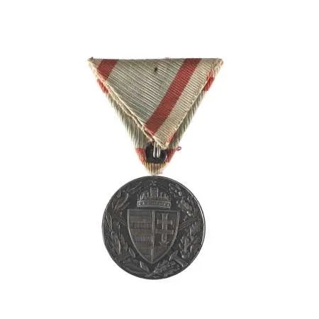 Węgry. Medal "PRO DEO ET PATRIA" ze wstążką