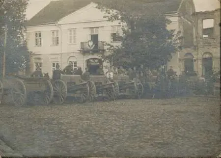 Unikatowa fotografia grupowa przedstawiająca Huzarów Śmierci w Ostrołęce