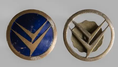 Zestaw odznak szybowcowych - 2 sztuki