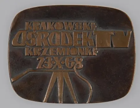 Plakieta pamiątkowa "Krakowski Ośrodek TV Krzemionki 23.X.68", "Społeczny Komitet Budowy 1957-1968"