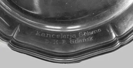 Paterka, talerzyk z grawerunkiem: "Kancelarja Główna D. K. P. Gdańsk 1.4. 1904 - 1.4. 1929" Paterka, talerzyk z grawerunkiem: "Kancelarja Główna D. K. P. Gdańsk 1.4. 1904 - 1.4. 1929"