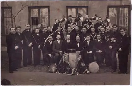 Fotografia grupowa - orkiestra Związku Niższych Pracowników Pocztowych