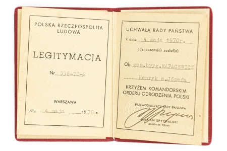 Krzyż Komandorski Orderu Odrodzenia Polski, (Polonia Restiuta III klasa), wraz z legitymacją dla generała brygady Henryka Rapacewicza Krzyż Komandorski Orderu Odrodzenia Polski, (Polonia Restiuta III klasa), wraz z legitymacją dla generała brygady Henryka Rapacewicza