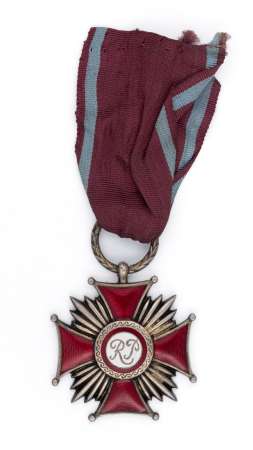 Srebrny Krzyż Zasługi - wersja przejściowa z monogramem RP