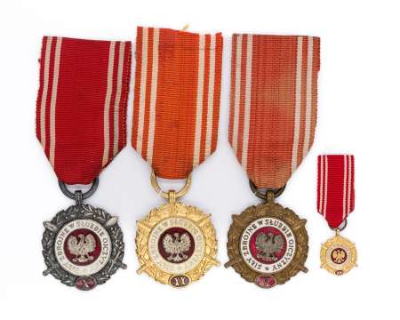 Zestaw 3 medali Siły Zbrojne w Służbie Ojczyzny z miniaturą