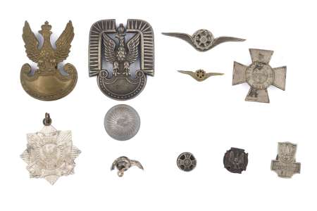 Zestaw dokumentów, fotografii, odznaczeń i odznak po p. Lisik Mieczysław, starszym sierżancie wojskowym z lat 1918-1939