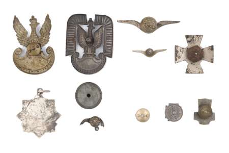 Zestaw dokumentów, fotografii, odznaczeń i odznak po p. Lisik Mieczysław, starszym sierżancie wojskowym z lat 1918-1939