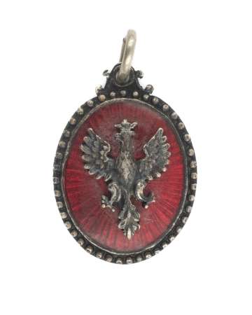 Biżuteria patriotyczna, wisiorek w postaci ozdobnej owalnej tarczy