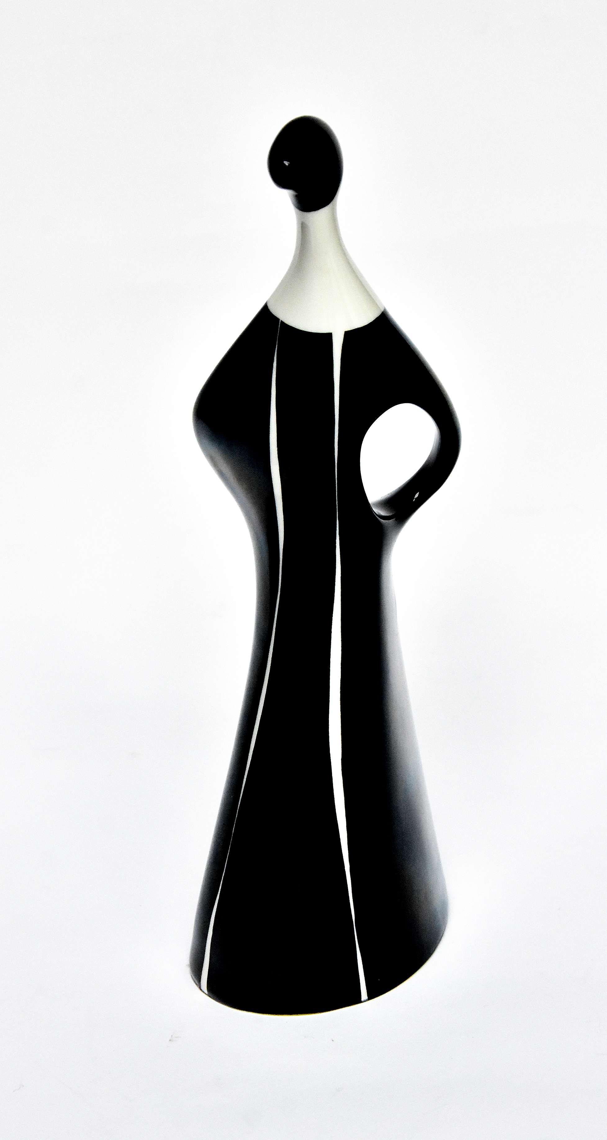 FIGURKA "KOBIETA Z AŻUREM" WAŁBRZYCH, OK. 1960