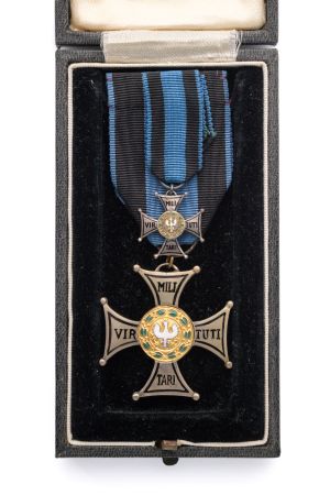 Krzyż Srebrny Orderu Wojennego Virtuti Militari - V klasa, Spink &Son Ltd