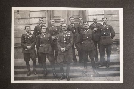 Album Szkoły Podchorążych Sanitarnych (SPS) zawierający 585 fotografii z lat 1929-35 zebranych przez kapitana Jana Cyryla Mockałło