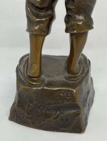 Chłopiec z tornistrem