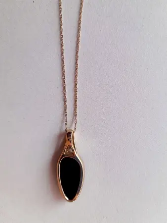 Naszyjnik złoty z zawieszką