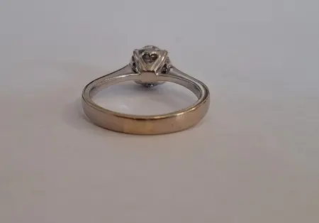 Pierścionek z brylantami