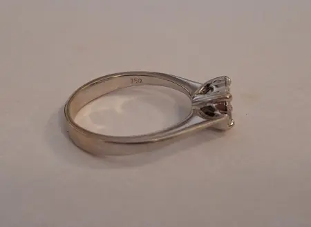 Pierścionek z brylantami