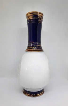 Wazon porcelanowy z uchwytem