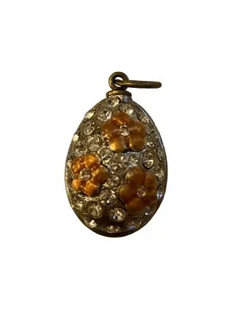 Zawieszenia w kształcie jajka w typie Fabergé