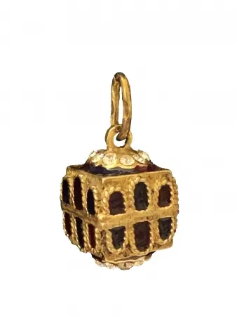 Zawieszenia w kształcie jajka w typie Fabergé