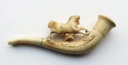 Fajka z pianki morskiej z motywem konia, St. Petersburg, ok. 1900