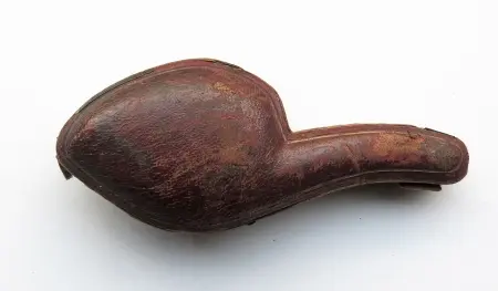 Fajka z pianki morskiej z motywem lwa, Francja, ok. 1900