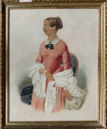 Portret kobiety w białym szalu