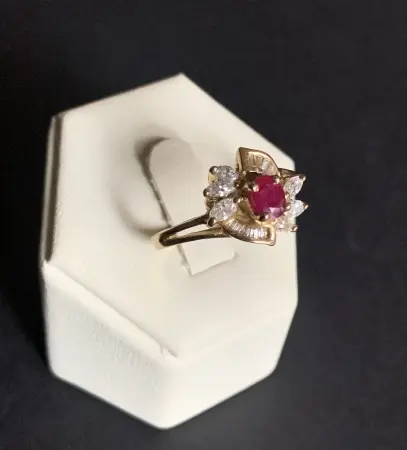 Pierścionek z diamentami