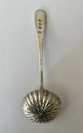 Srebrna łyżeczka ażurowa 